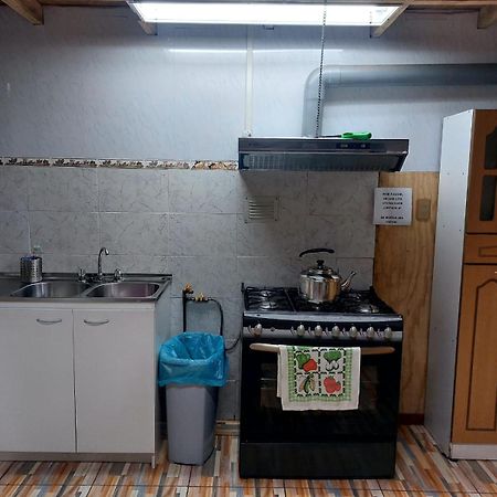 Hostal Y Cabanas Ventisquero 普尤瓦比港 外观 照片