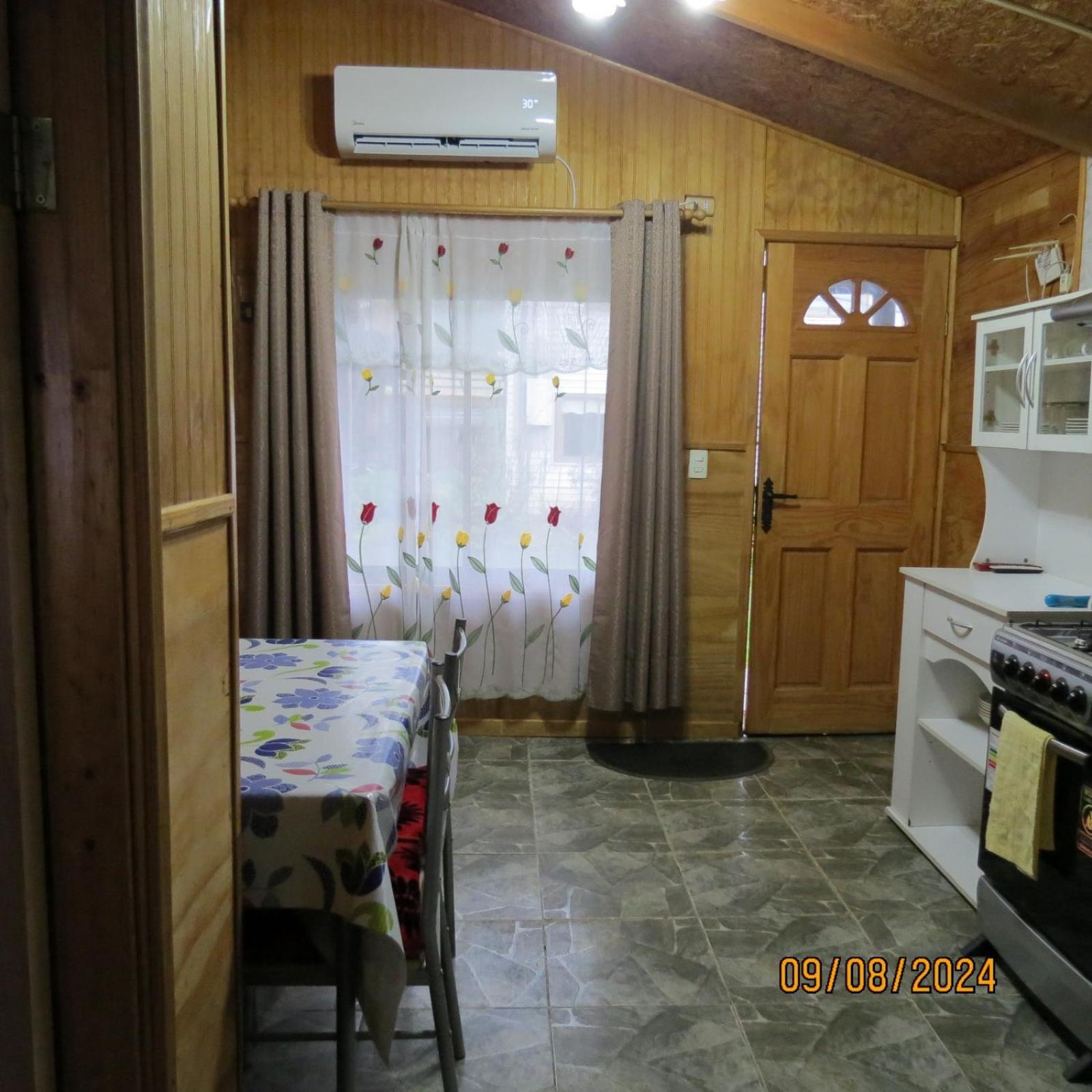 Hostal Y Cabanas Ventisquero 普尤瓦比港 外观 照片